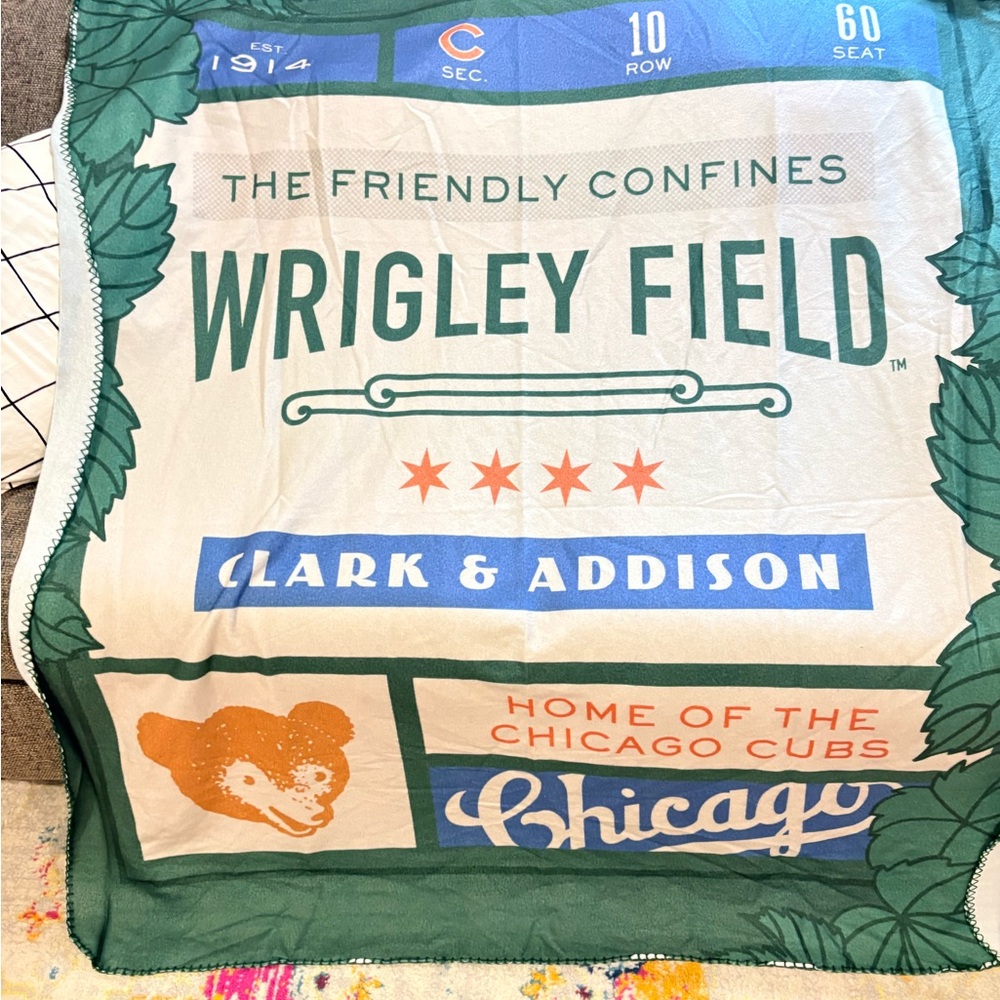 Wrigley Field Chicago Cubs Throw Blanket - Green and Blue